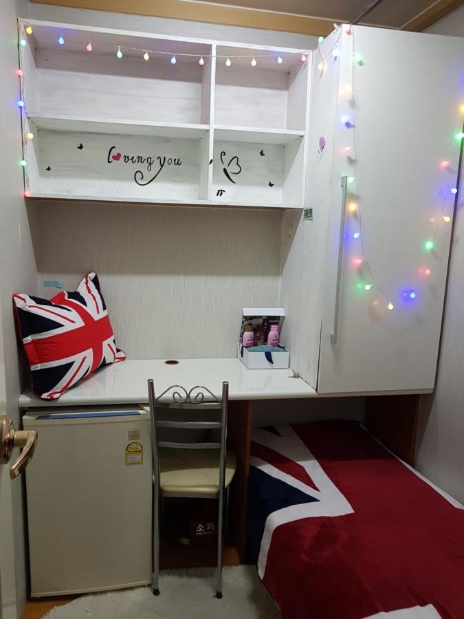Female Only - Coco Stay Jongno Hyehwa Station Seoul Exterior photo